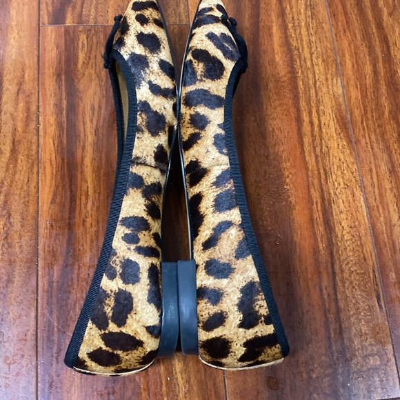 Talbots poppy hair calf heart leopard, print ballet flat Size 8M - Picture 3 of 5